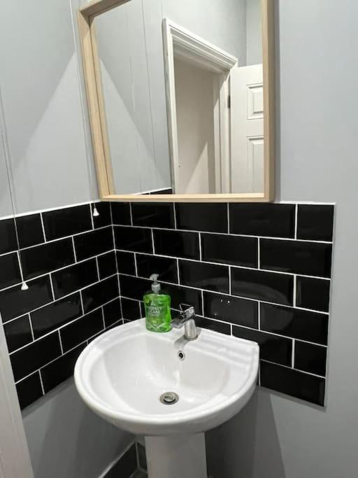 001- Lovely 3-Bedroom Very Close To Oxford Street Londra Dış mekan fotoğraf